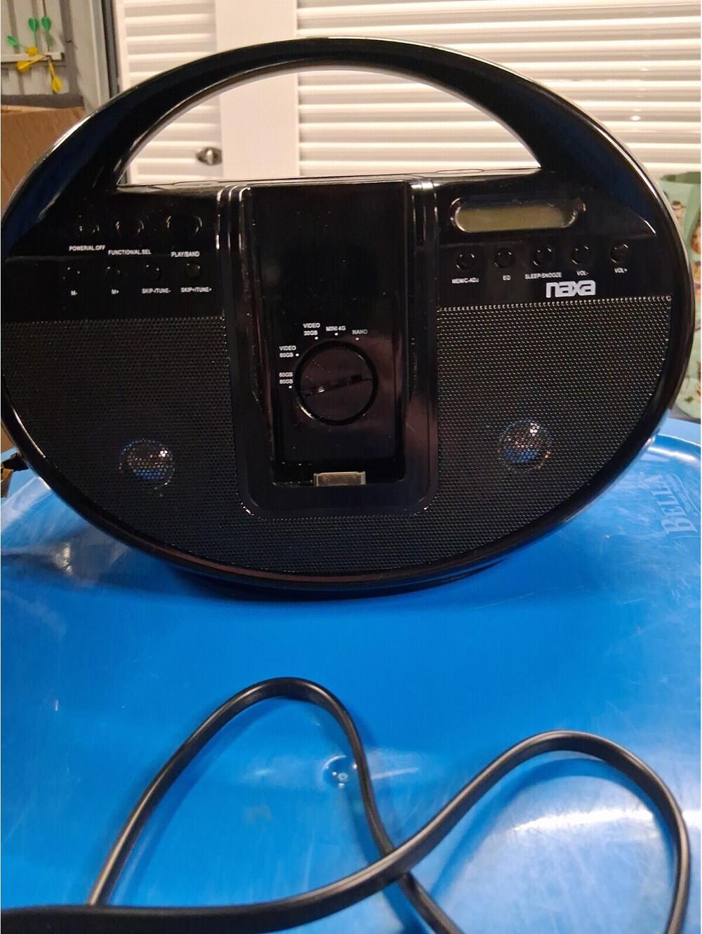 Naxa NI-3104 Portable AM/FM Stereo Radio with a Dock for iPod